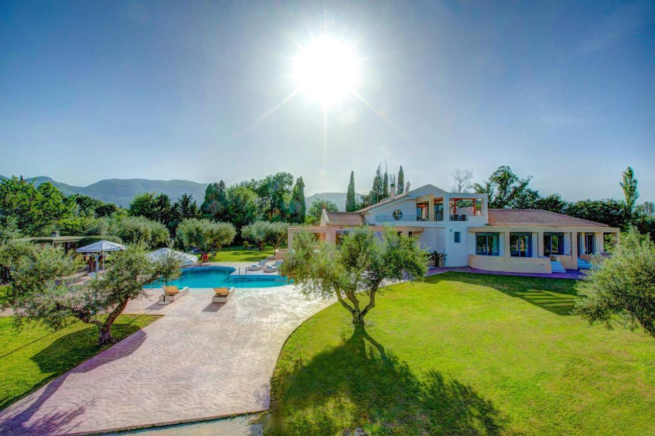 Astarte Villas - Istar Villa With Tennis Court Makhairadhon Exterior photo