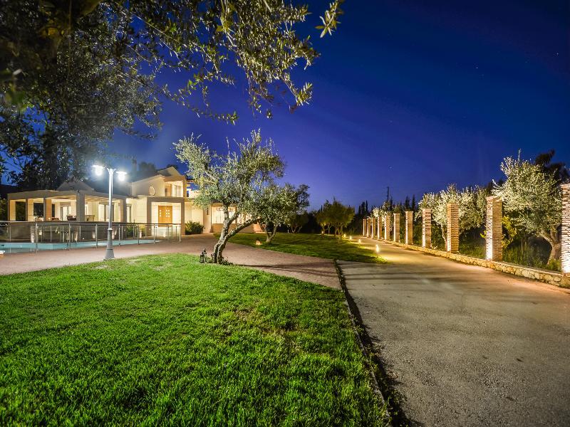 Astarte Villas - Istar Villa With Tennis Court Makhairadhon Exterior photo